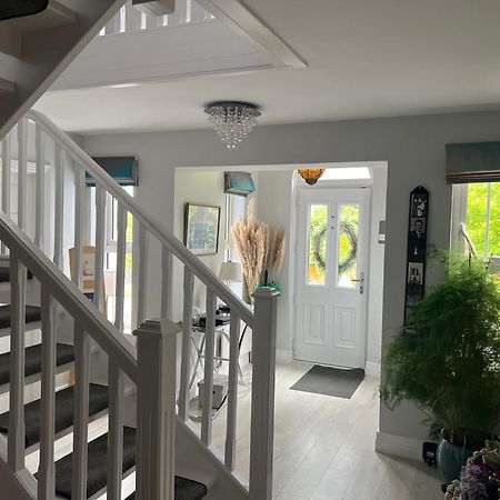 Five Oaks Bed & Breakfast Лъндъндери Екстериор снимка