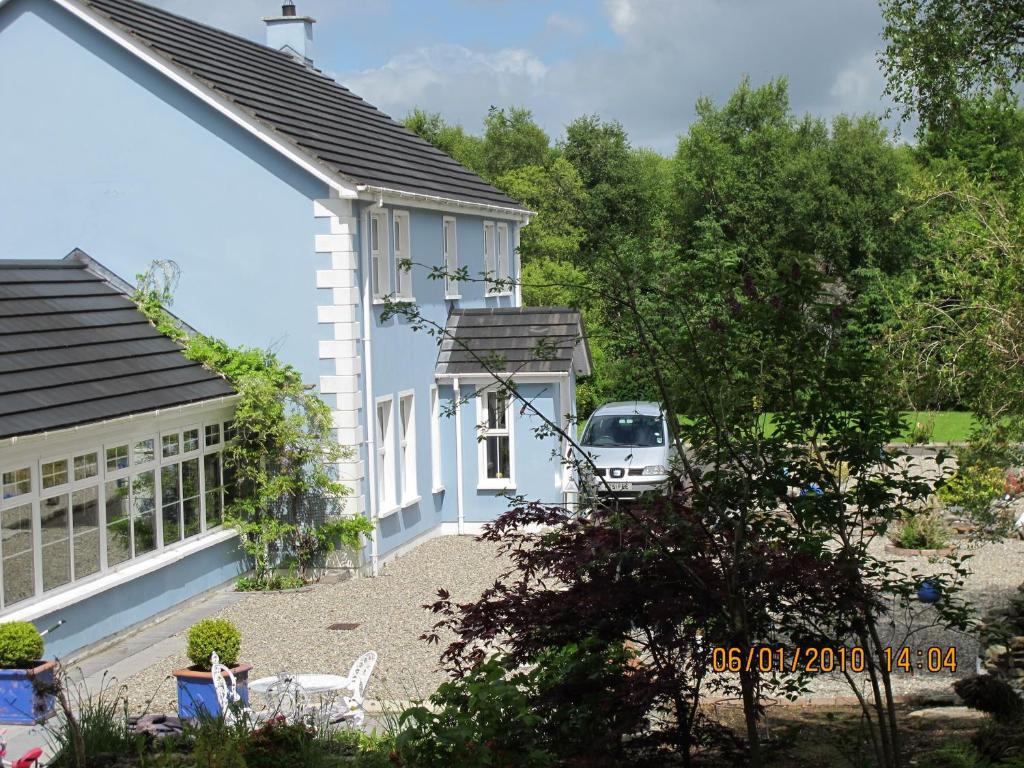 Five Oaks Bed & Breakfast Лъндъндери Екстериор снимка