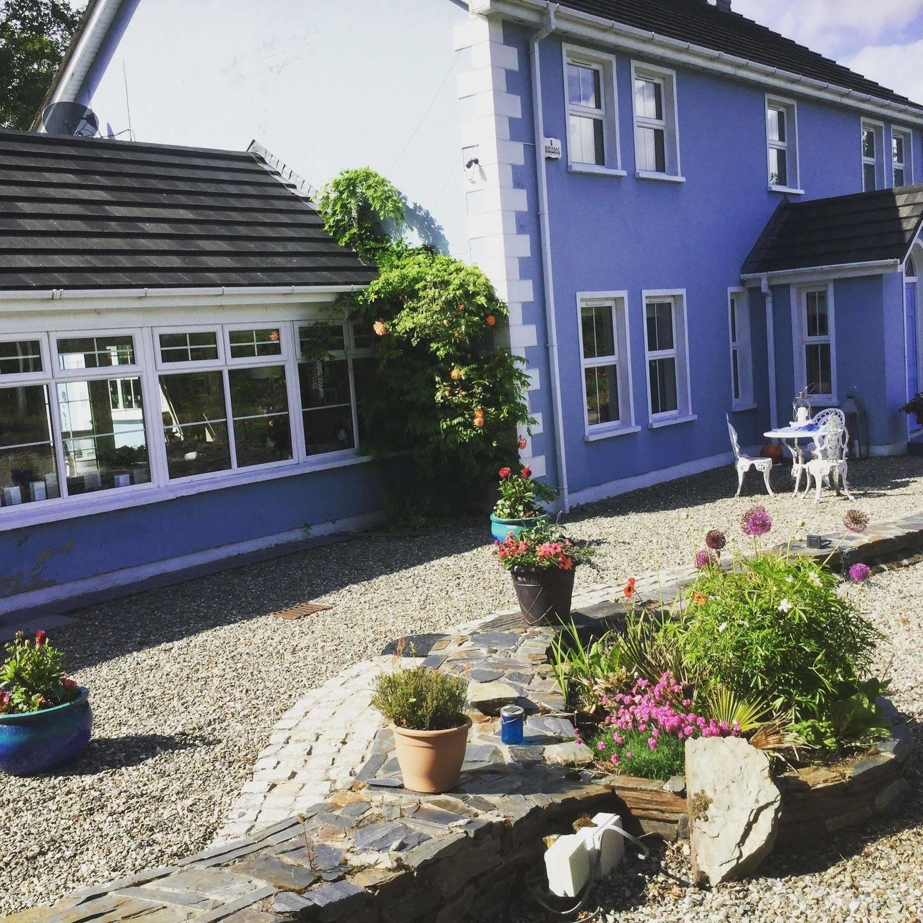 Five Oaks Bed & Breakfast Лъндъндери Екстериор снимка