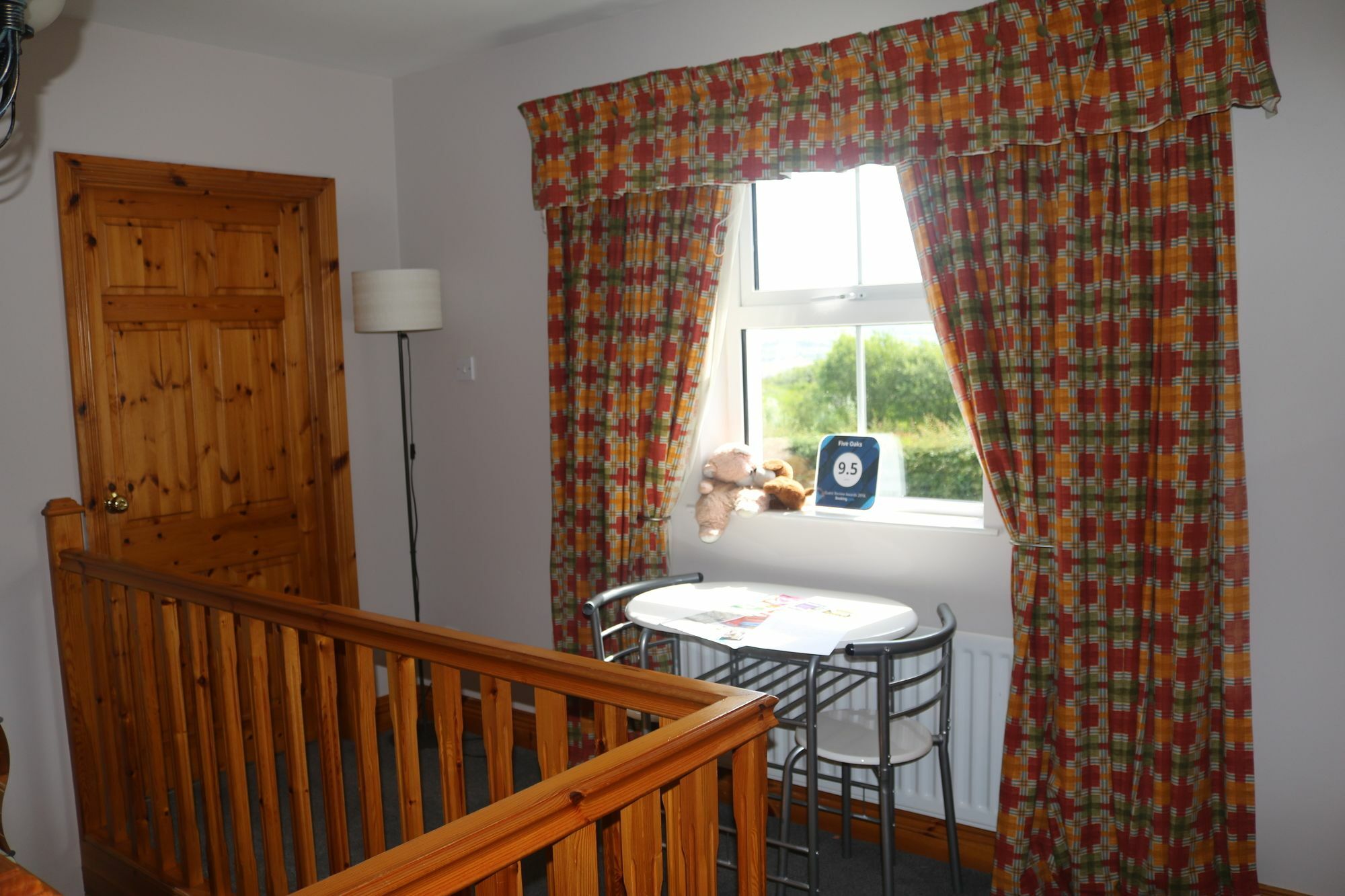 Five Oaks Bed & Breakfast Лъндъндери Екстериор снимка