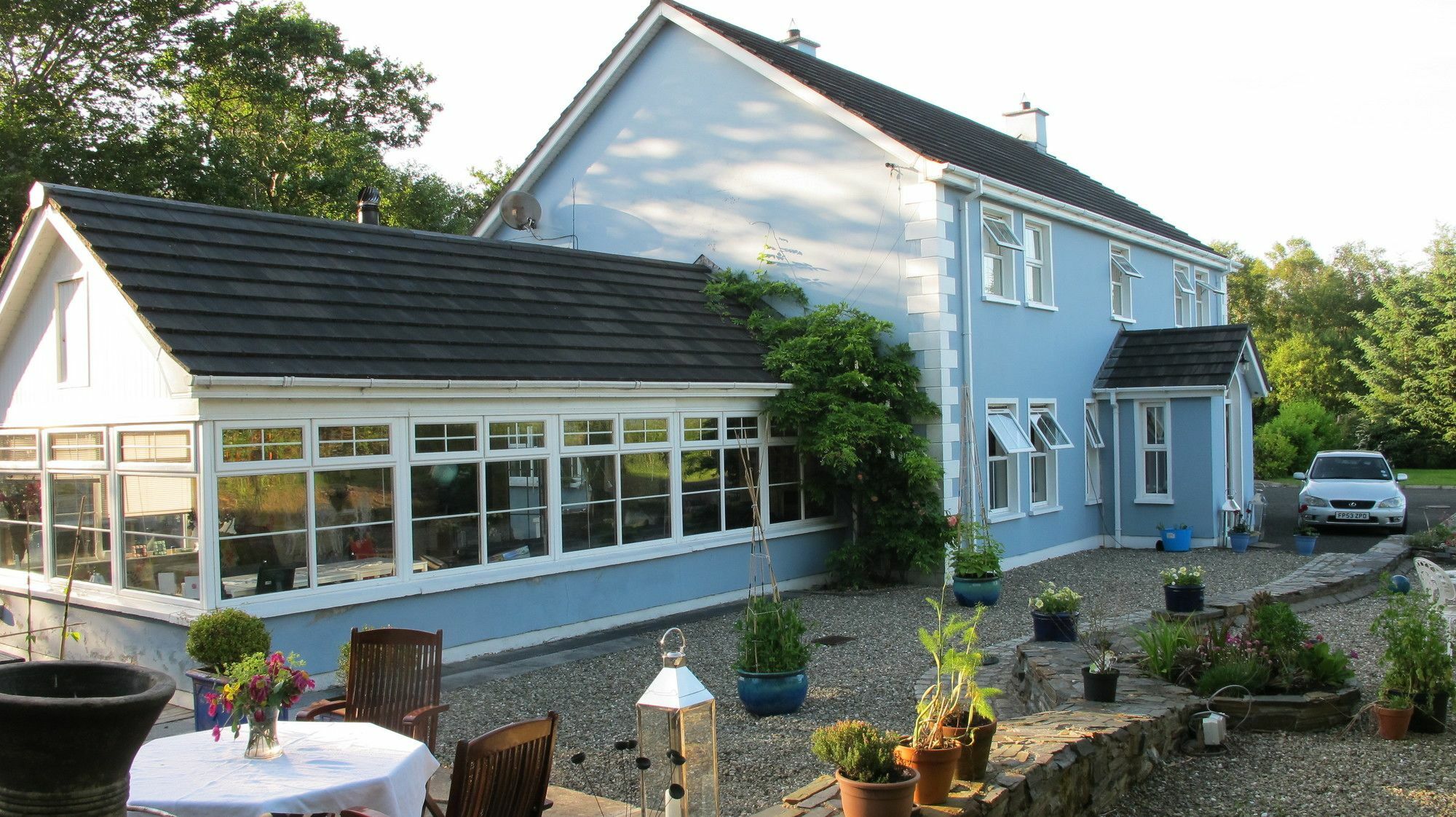 Five Oaks Bed & Breakfast Лъндъндери Екстериор снимка